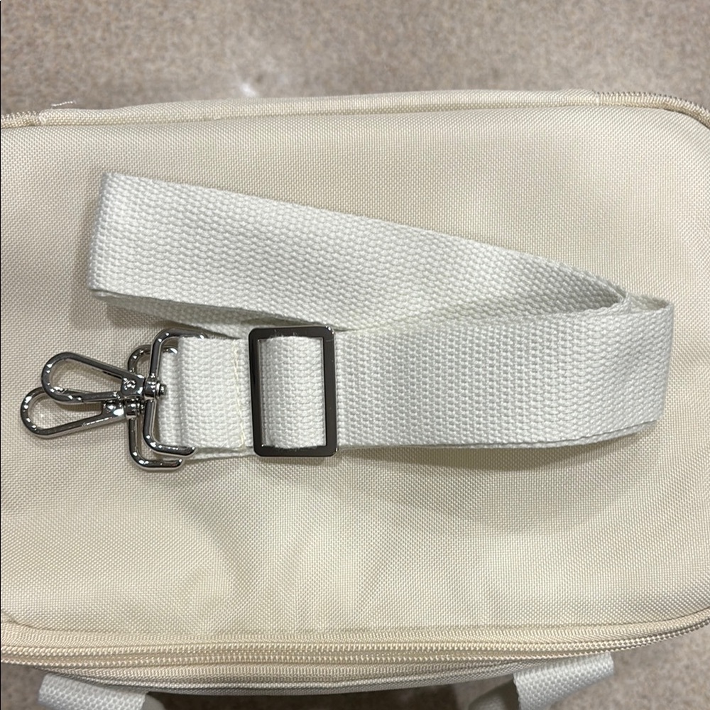 Nespresso Cream and Tan Cooler Bag -New! - Picture 3 of 4